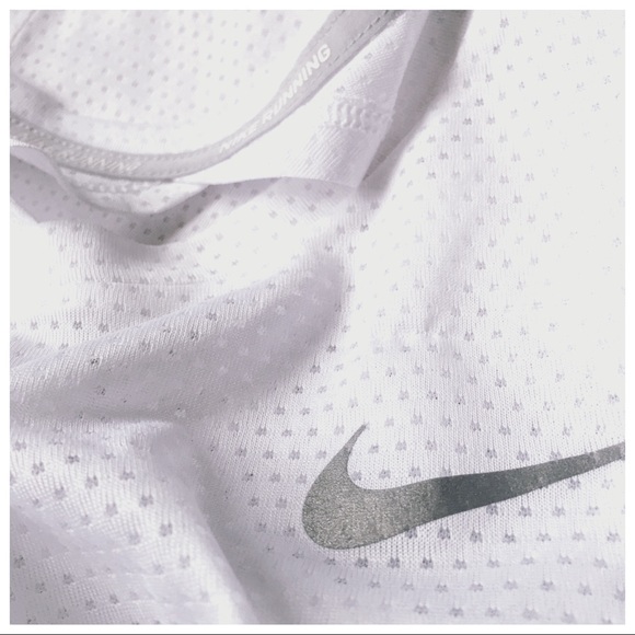 ⚡️Dri Fit Nike⚡️ Gym Racerback White Top - Picture 4 of 7